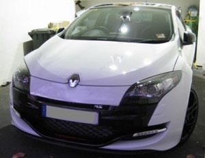 White Renault Megane RS265